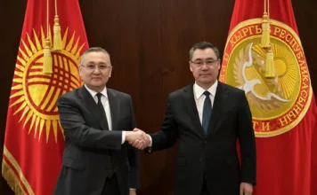 Садыр Жапаров встретился с Генсека ОДКБ Таалатбеком Масадыковым