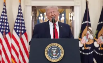 Союзники Трампа обсуждают новые меры против поездок иностранок в США для родов