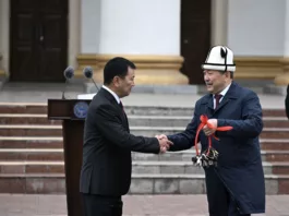 Адылбек Касымалиев передал Минсельхозу ключи от более 60 единиц спецтехники