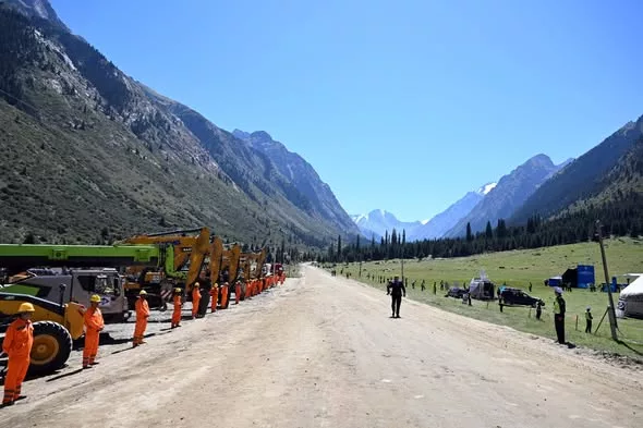 При Минтрансе Кыргызстана создали ГУ «Государственная дирекция по строительству автомобильной дороги Барскоон – Бедел»