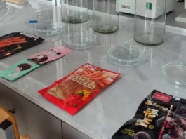 Казахстанцев предупредили об опасных для здоровья китайских снеках