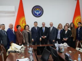 Глава Европейского бюро ВОЗ посетил Минздрав КР: обсуждены приоритеты сотрудничества