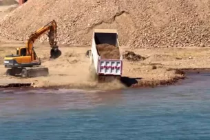 Президент Академии наук назвал явным беззаконием засыпку грунтом берега Иссык-Куля