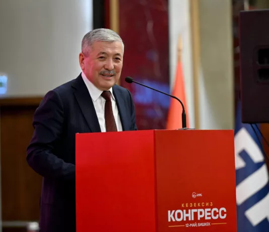 Глава кабмина Адылбек Касымалиев избран президентом Кыргызского футбольного союза