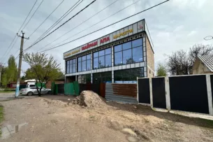 В Таласе выявили гостевой дом и магазин, которые построены и работают незаконно