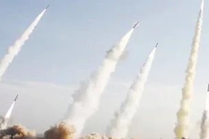 Иран заявил о полном закрытии Ормузского пролива после атак США
