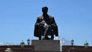 мемориал айтматова