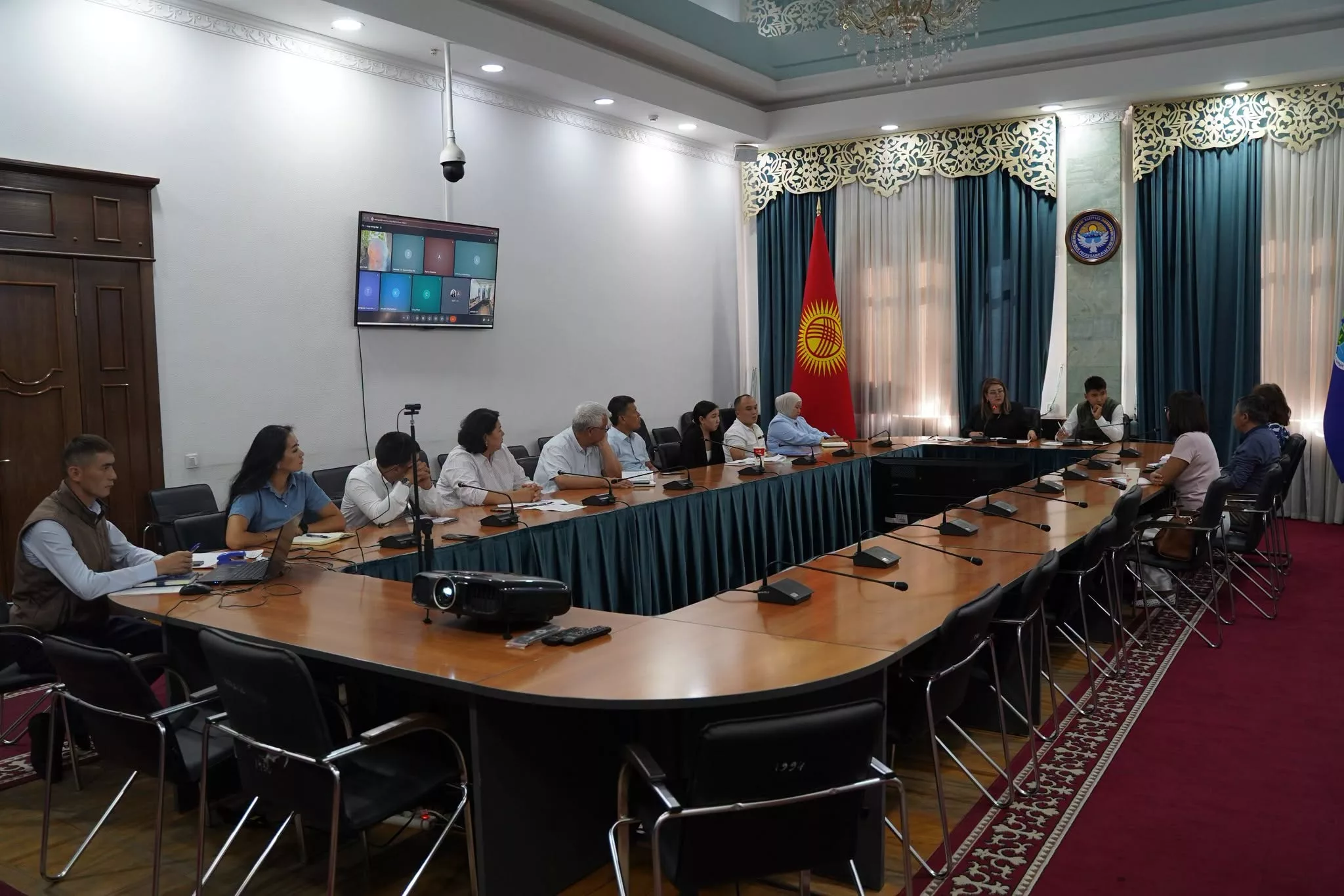 Kyrgyzstan begins work on a national waste management program with Swiss support
